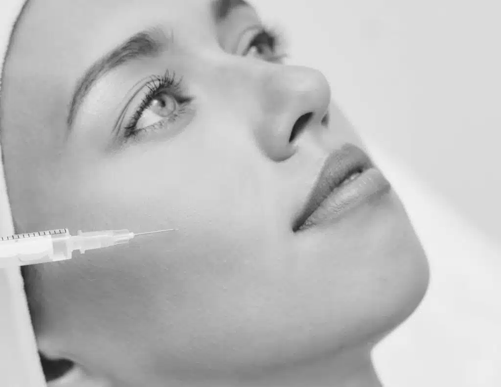 Les injections d'acide hyaluronique dans les tempes, chez CLEM, Suresnes