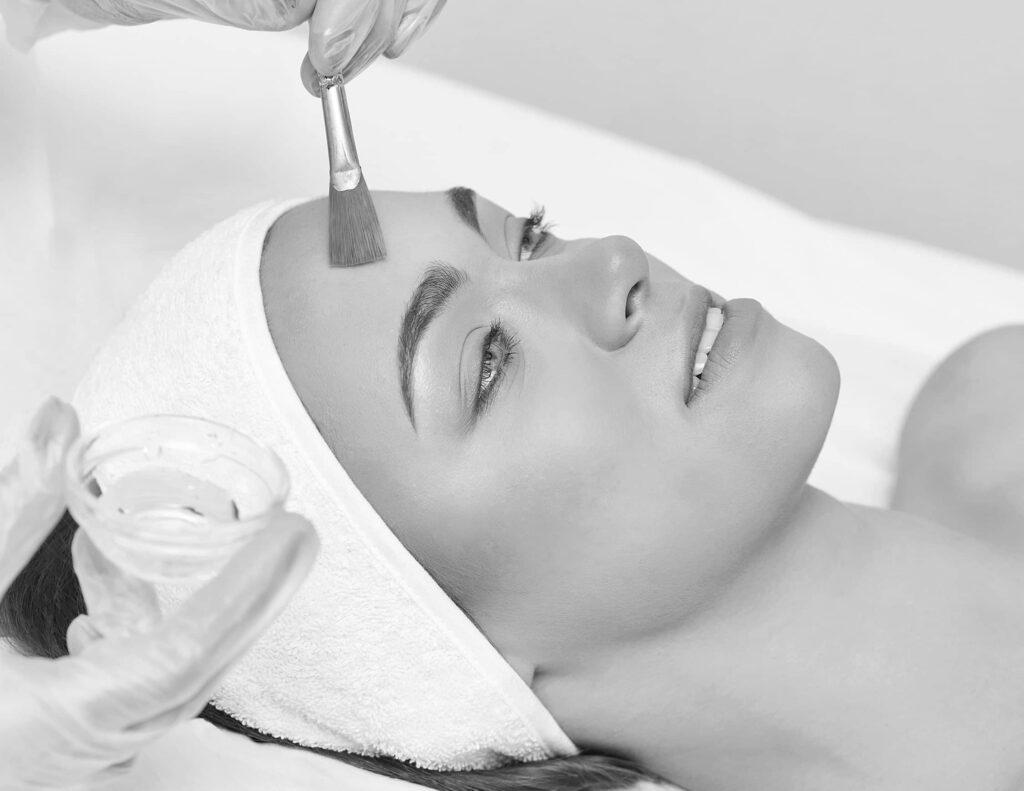 Peeling, à Suresnes - Soin esthétique du visage - Tarifs | CLEM, Centre Esthétique
